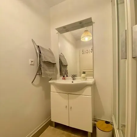 Superbe Cosy Et Calme Avec Un Parking Apartment Corbeil-Essonnes